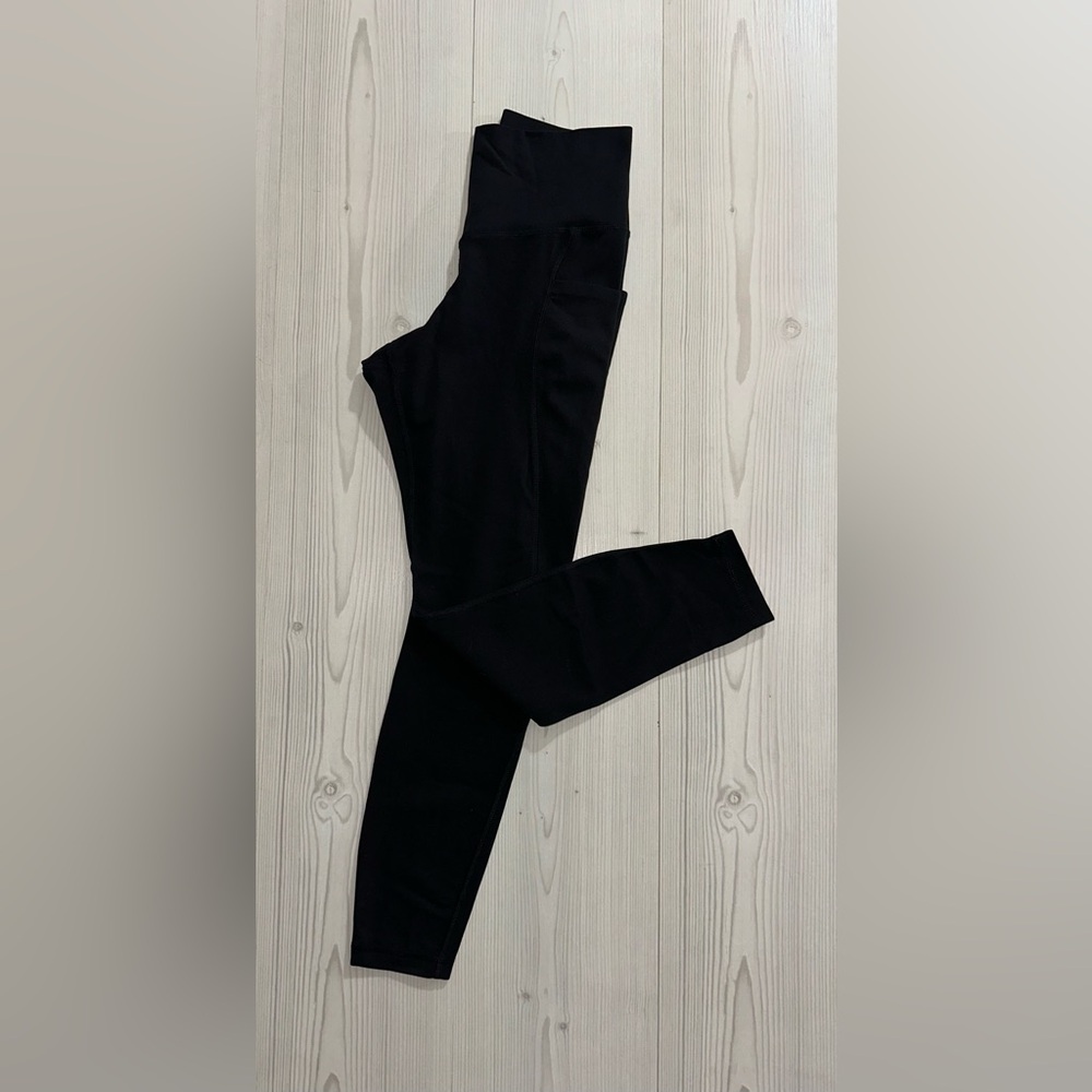 High-Waisted Black Leggings - Picture 5 of 6